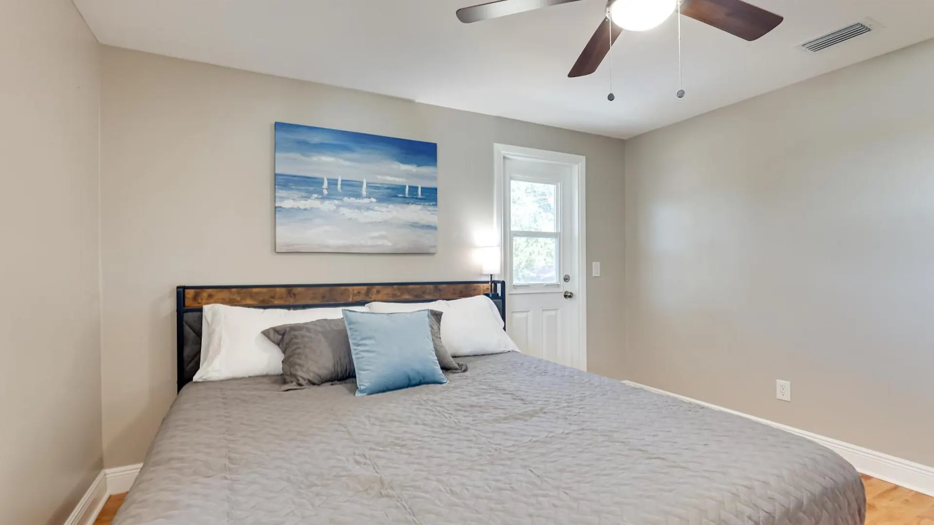 펜션 Spacious Tampa Home With Pool On Bellows Lake!