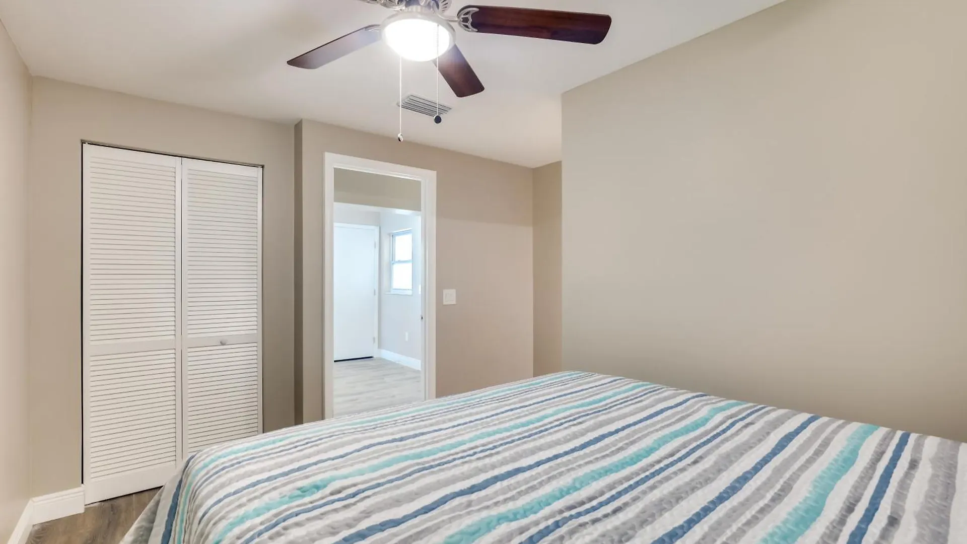 Spacious Tampa Home With Pool On Bellows Lake! 펜션