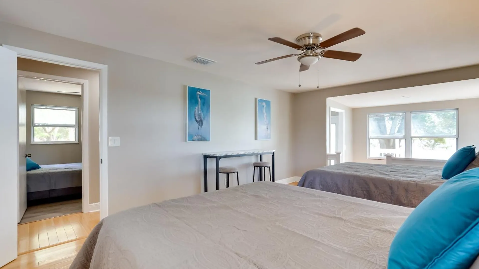Spacious Tampa Home With Pool On Bellows Lake!