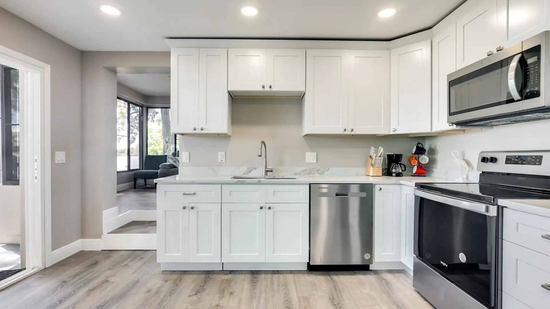 Spacious Tampa Home With Pool On Bellows Lake! 미국