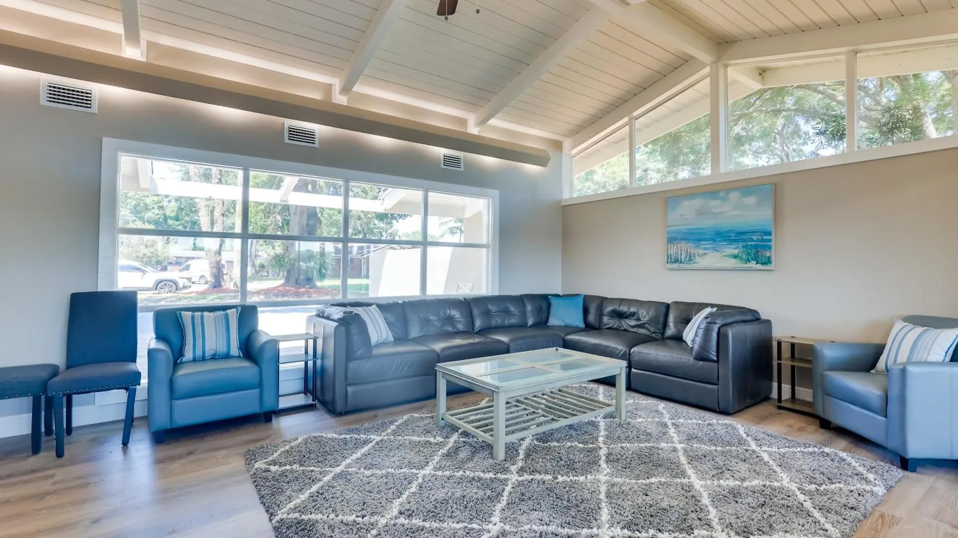Spacious Tampa Home With Pool On Bellows Lake!
