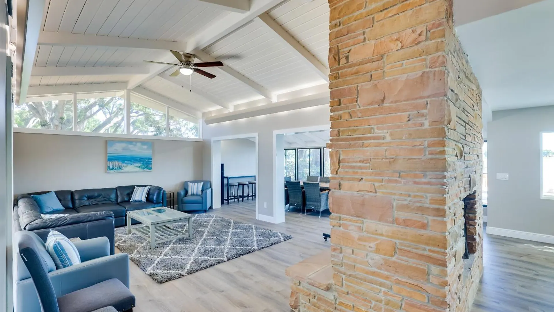 Spacious Tampa Home With Pool On Bellows Lake! 펜션