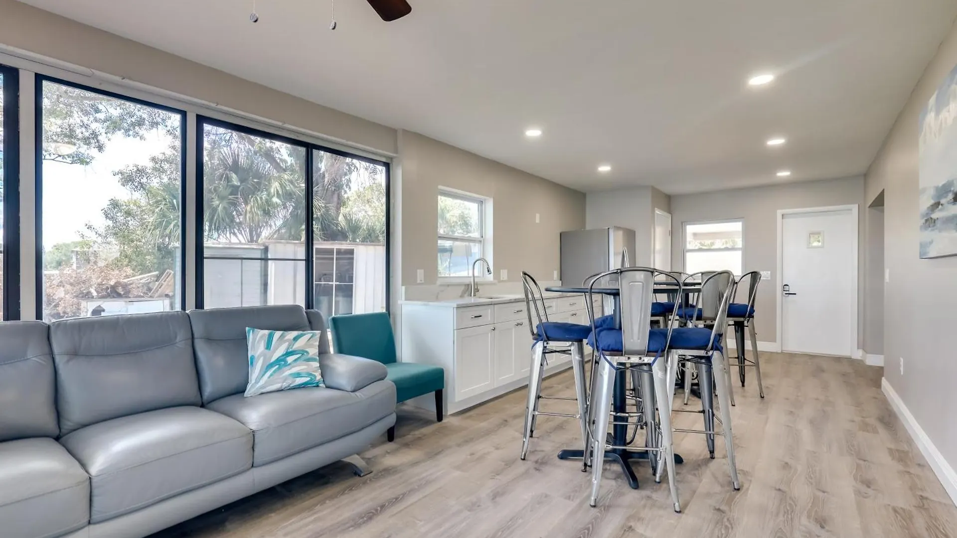 펜션 Spacious Tampa Home With Pool On Bellows Lake!