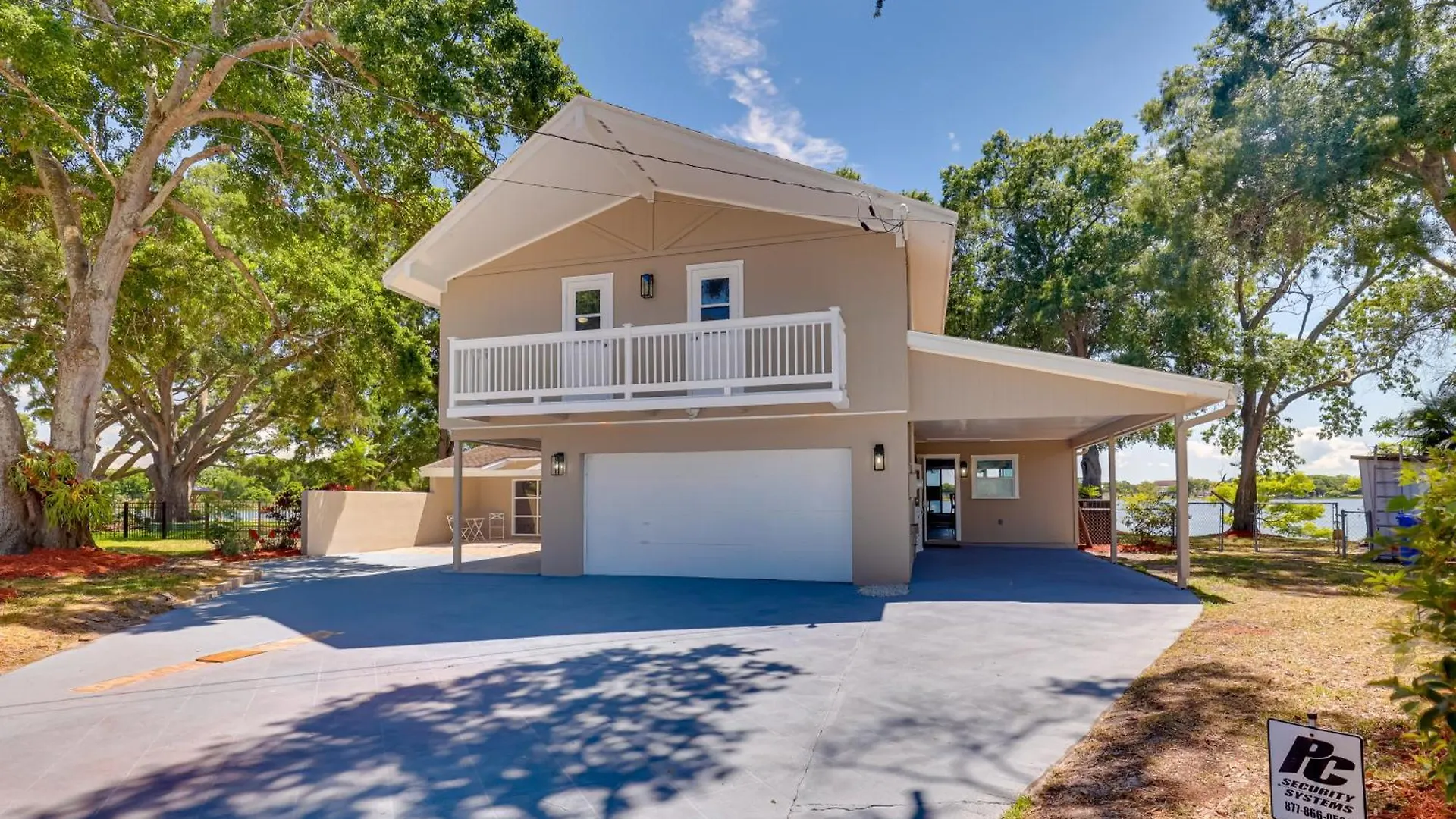 Spacious Tampa Home With Pool On Bellows Lake! 펜션
